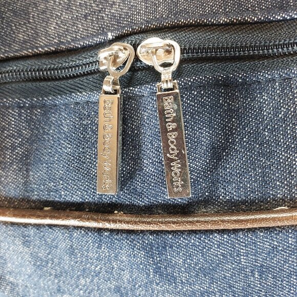 Bath And Body Works Denim Travel Shoulder Bag Tote Blue Matching Cosmetics Bags - Picture 9 of 16